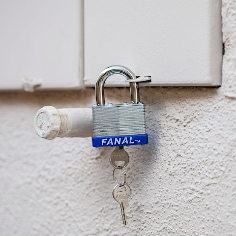 Candado Laminado Cuello Corto Exterior Laminado